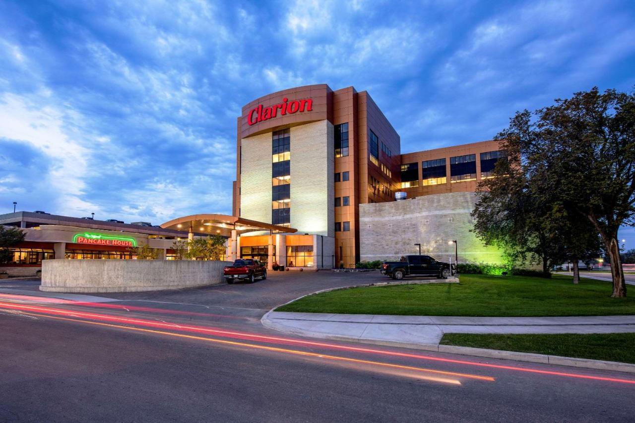 Clarion Hotel & Suites Winnipeg Luaran gambar